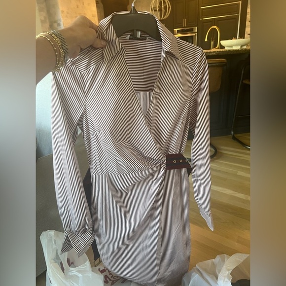 Veronica Beard Jacinda Stripe Stretch Wrap Dress in Dark Raspberry/White Size 2 - Picture 3 of 6